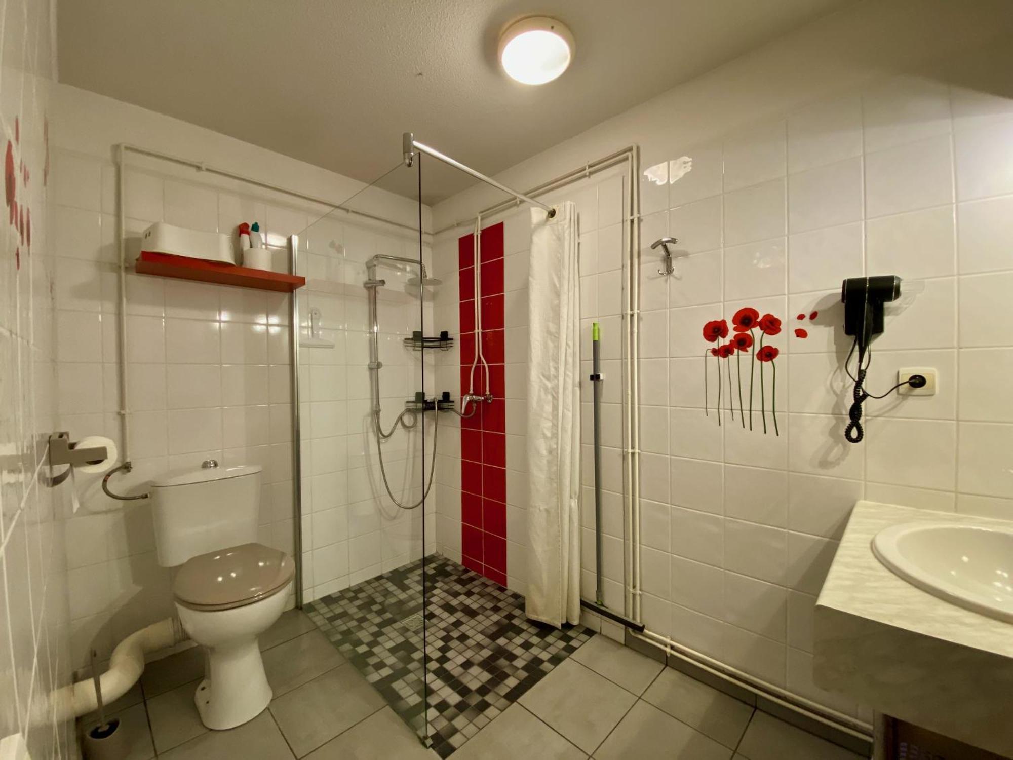 Charmant Logement De Plein Pied Avec Piscine 2* Loudenvielle Exterior photo